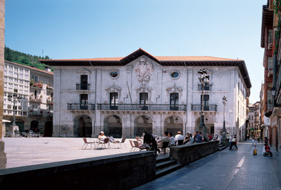 Fachada ayuntamiento de Arrasate (2006)
