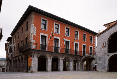 Fachada ayuntamiento de Zestoa (2006)